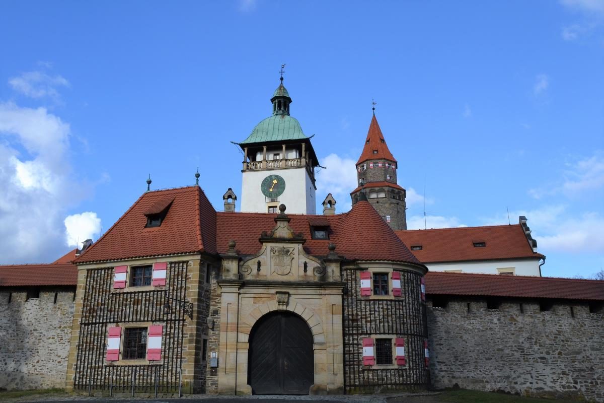 bouzov castle